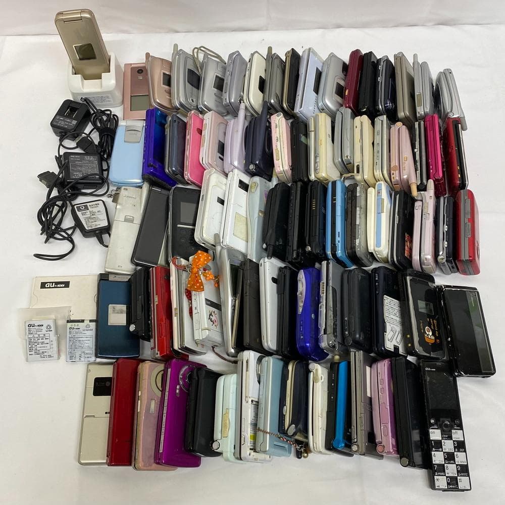 個◆ガラケー 約70台 まとめ ジャンク 携帯 部品取り 約9㎏12003 ガラケー 携帯電話 おまとめ 27台 動作未確認 ジャンク