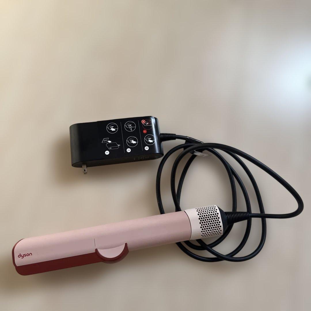 liezel kato さん専用Dyson ヘアドライヤー ピンク liezel kato さん専用Dyson ヘアドライヤー ピンク ☆はるきち【美品