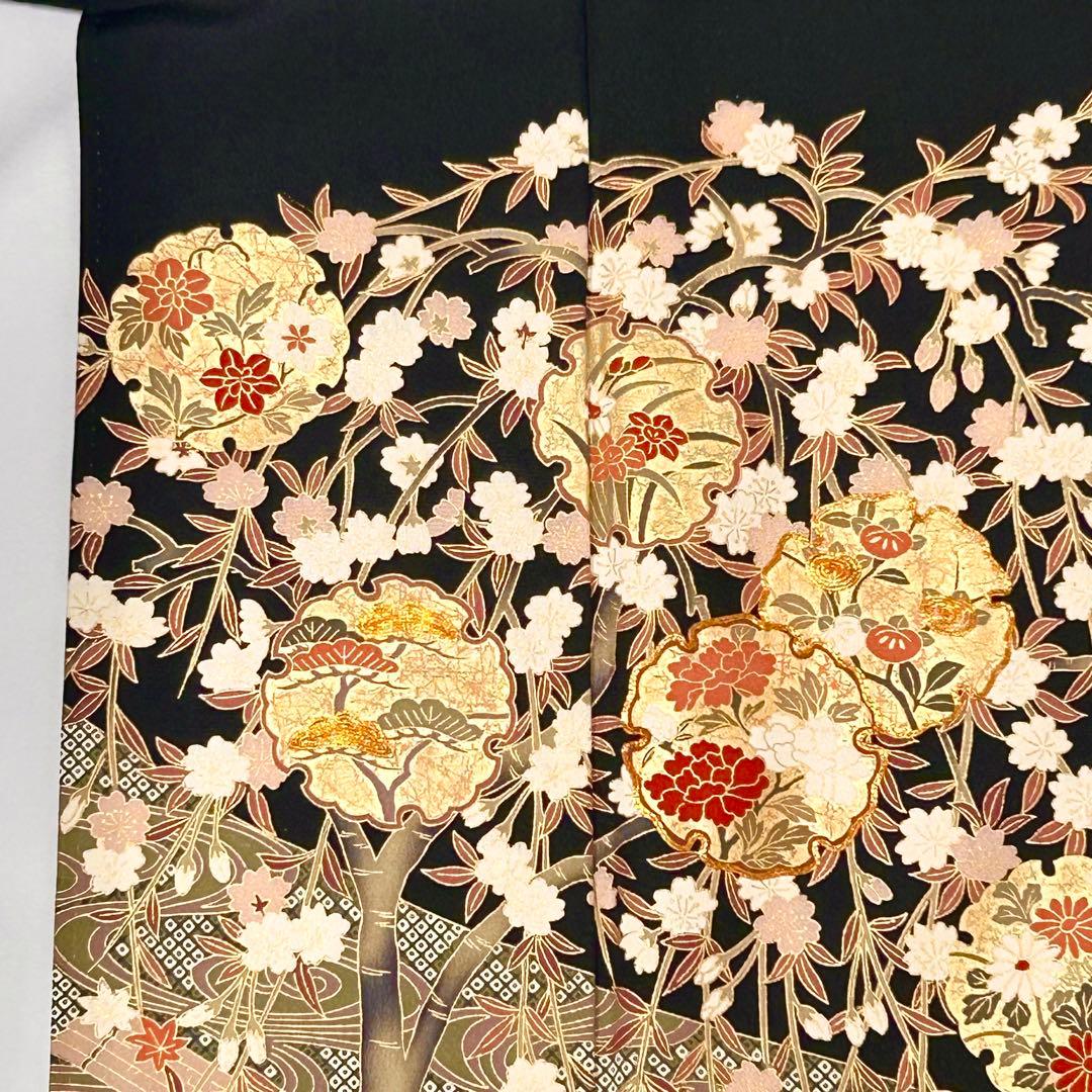 393】友禅•金箔•金駒刺繍入り 黒留袖 - メルカリ