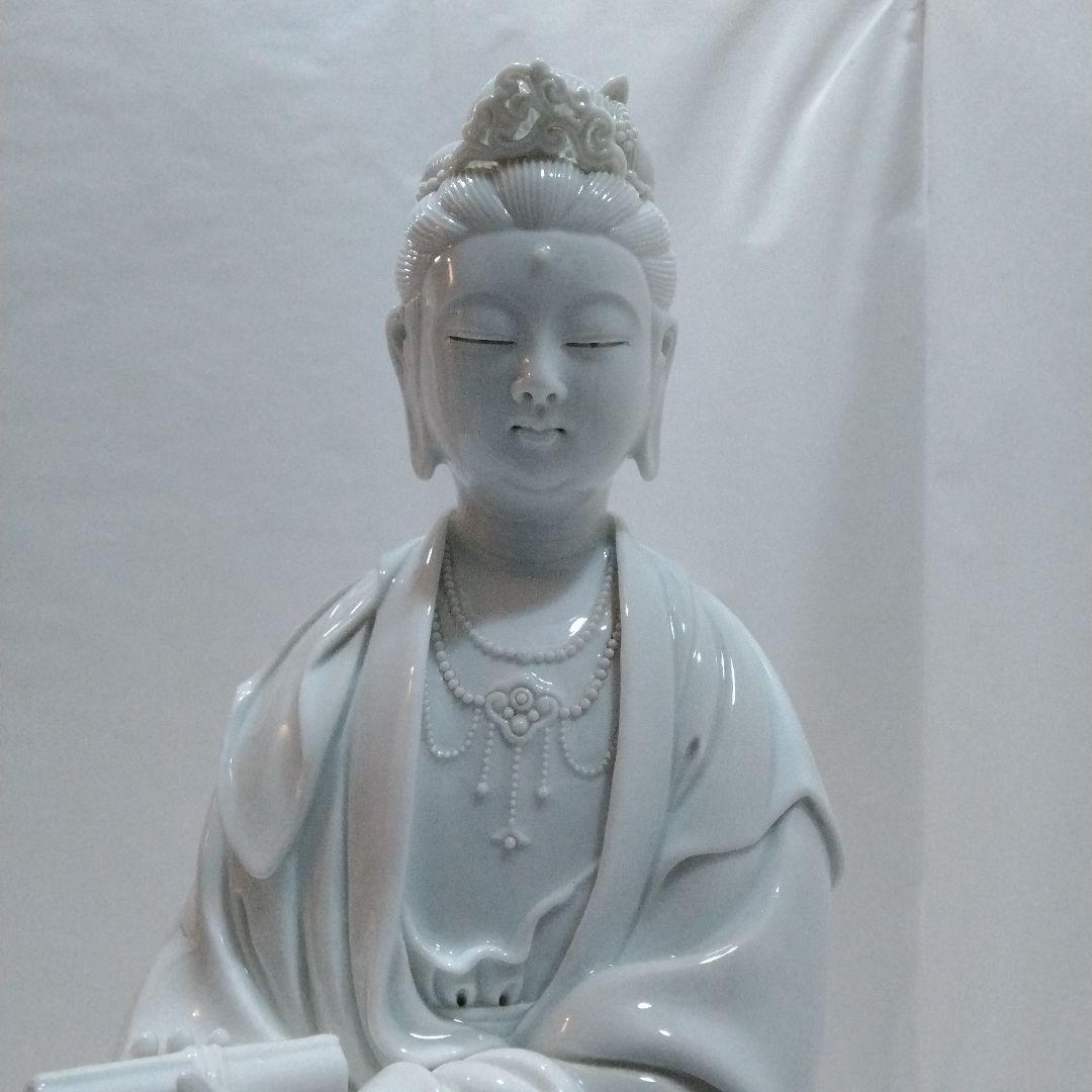 樋渡陶六作 岩座観音 白磁彫 銘窯 肥蝶山 日本工芸会正会員 - メルカリ