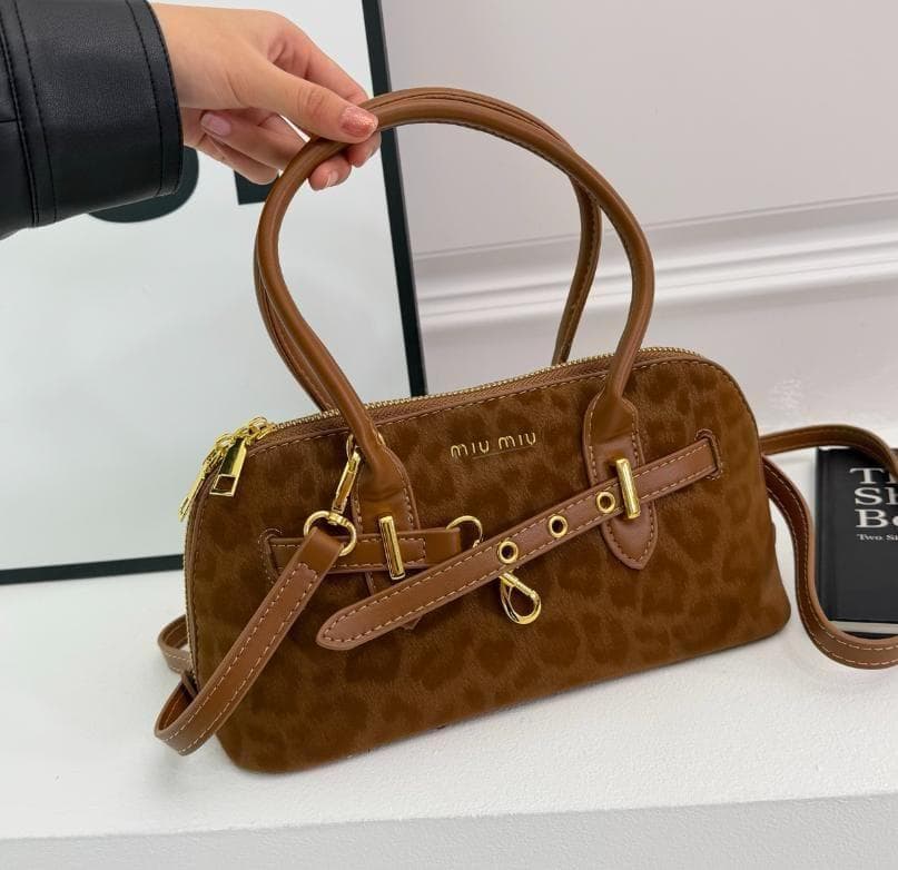 miu miu ヒョウ柄ショルダーバッグ# - メルカリ