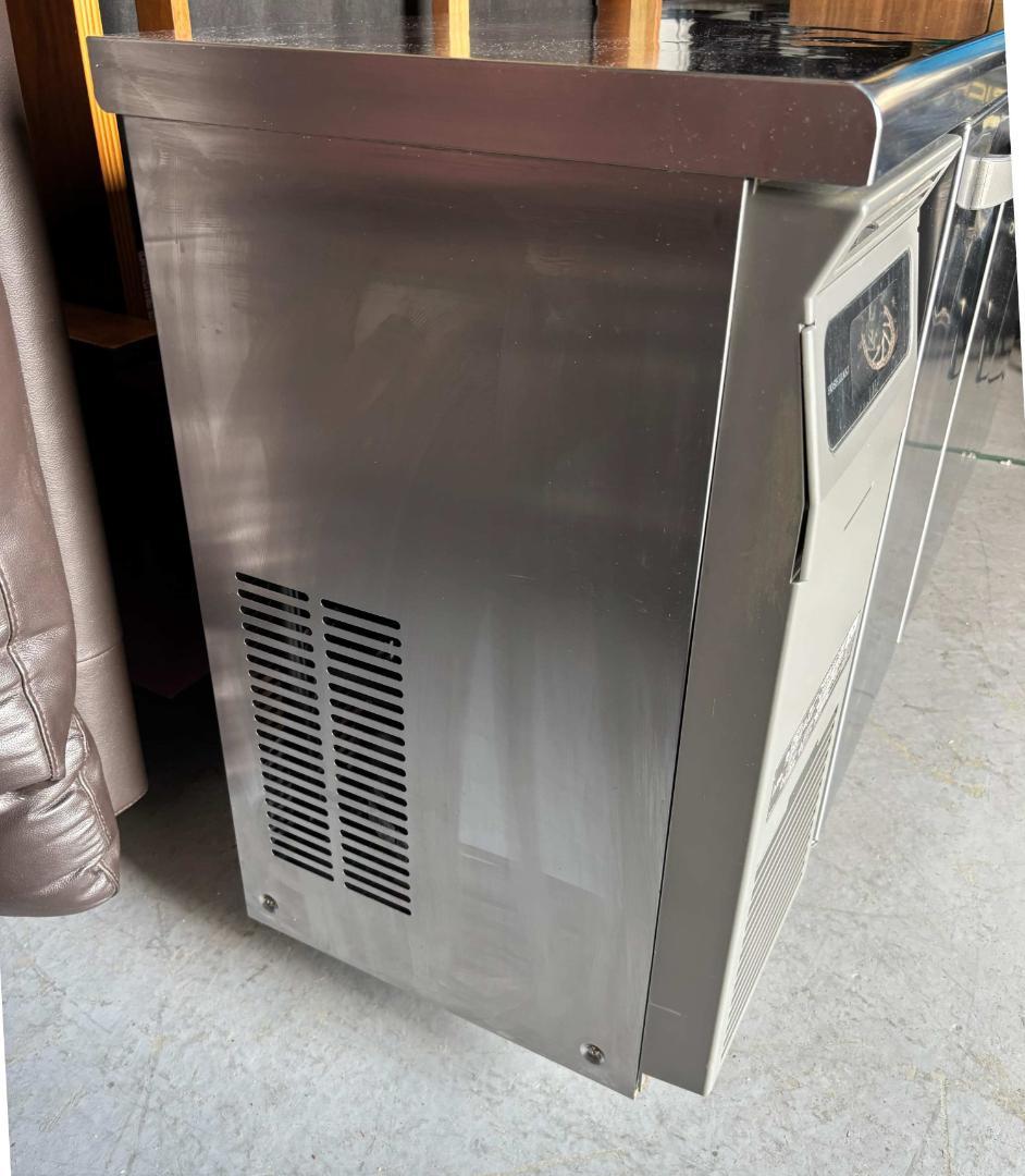 はあみん様専用 ホシザキテーブル形冷蔵庫RT-150MTCG幅150cm225L