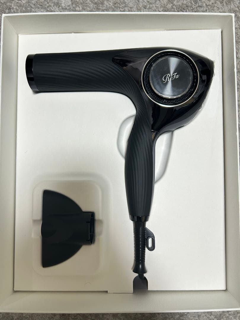 Refa ビューテックドライヤープロ　2025年製 ReFaの風を世界で。プロの技を緻密に再現するから、うるおう、まとまる