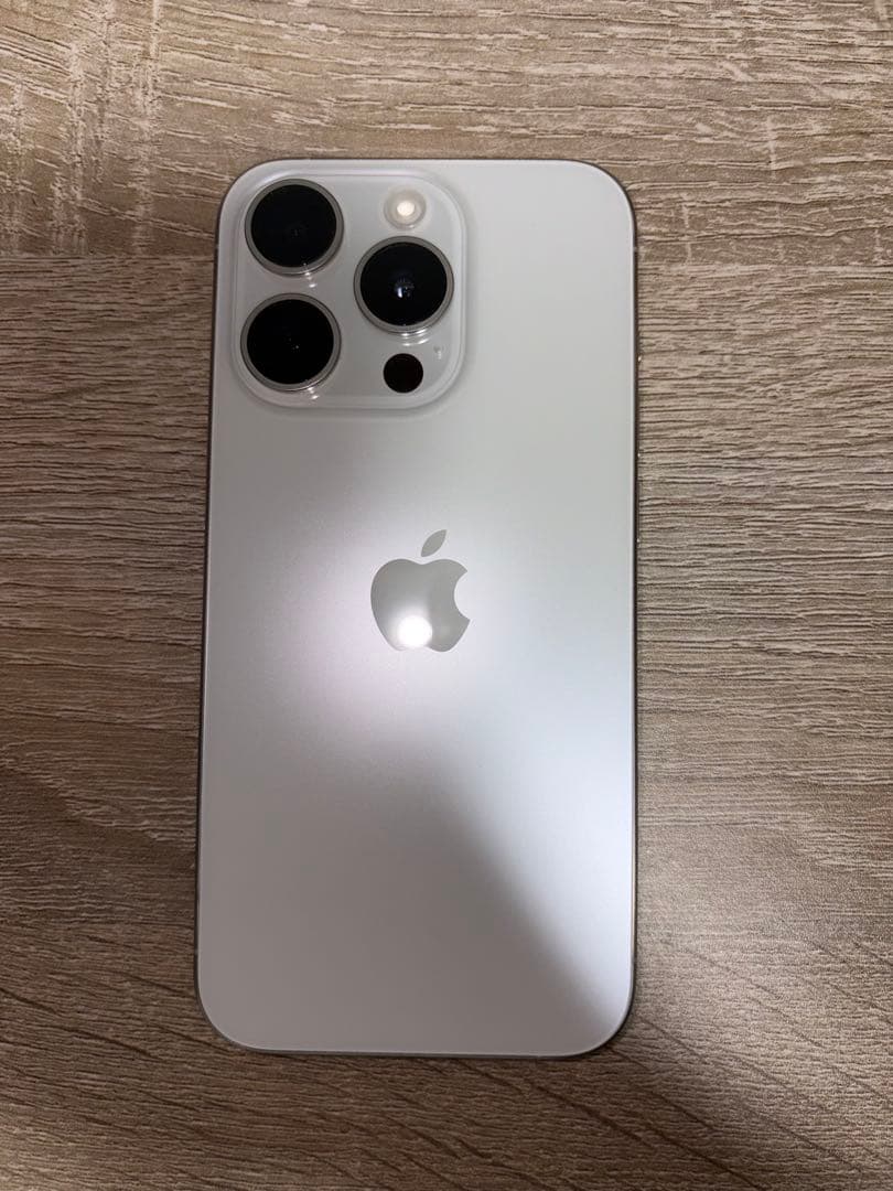 Apple iPhone 15Pro ホワイトチタニウム 本体 iPhone 15 Pro 256GB - ホワイトチタニウム（SIMフリー）[整備済製品