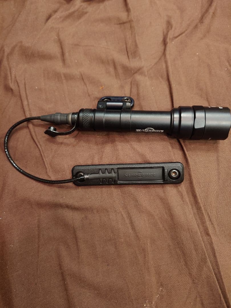 Surefire Scout Light リモートスイッチ Mロック 実物 美品 Surefire Scout Light リモートスイッチ Mロック 実物 美品 Surefire