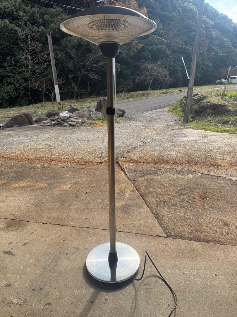 スタンディング赤外線ヒーター メタリック仕上げ 遠赤外線ヒーター「STUFA」（ストゥーファ）型番：STU-1201A（G