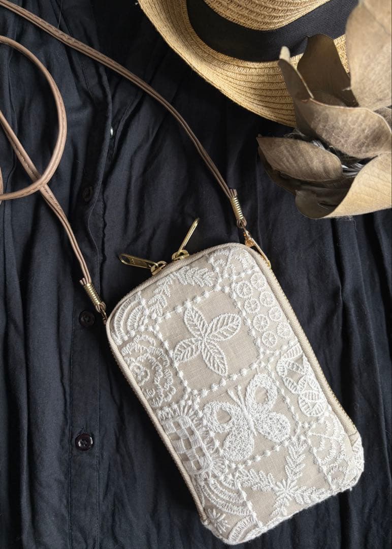 スマホショルダー】ミナペルホネン forest tile ライトベージュ - メルカリ