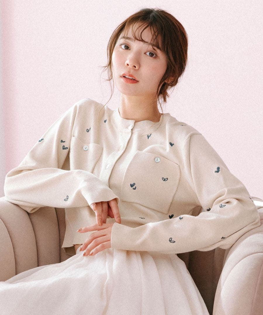 COCO DEAL 小花/ハート刺繍ニットカーディガン ベージュハート - メルカリ