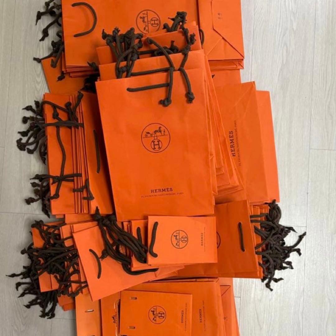 エルメス ショッパー 紙袋　大、中、小まとめ110枚セット 袋のみの購入不可】エルメス 純正紙袋 Lサイズ 有料 もれなくエルメス