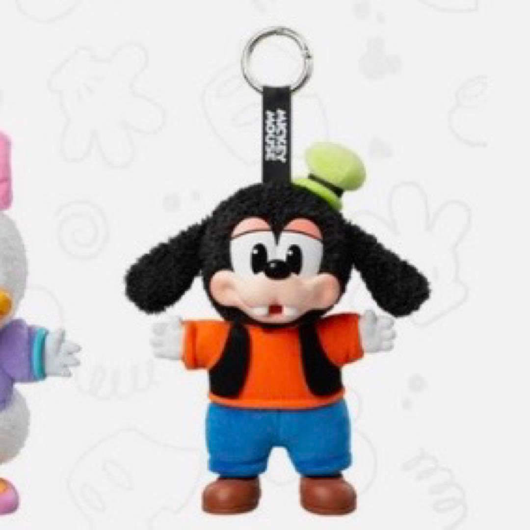ポップマート グーフィー ぬいぐるみ キーチェーン - メルカリ