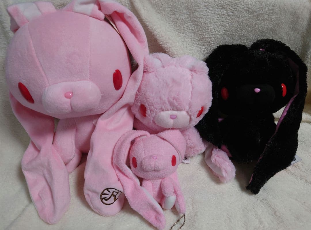 チャックスGP 汎用うさぎ ぬいぐるみ マスコット 4点まとめ売り - メルカリ