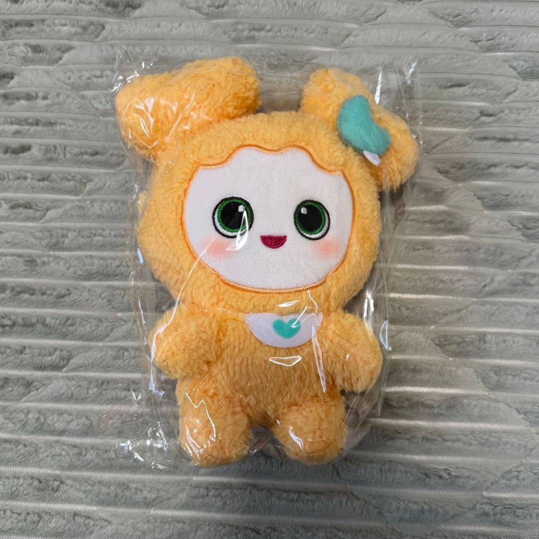 TWICE ふわもこ おすわり ぬいぐるみ GIGO ジヒョ ジブリー - メルカリ