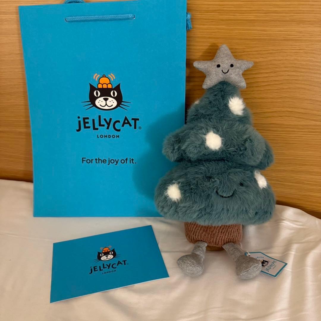 草むらから歩いてたらいきなり出てきた伝説のシマエナガ