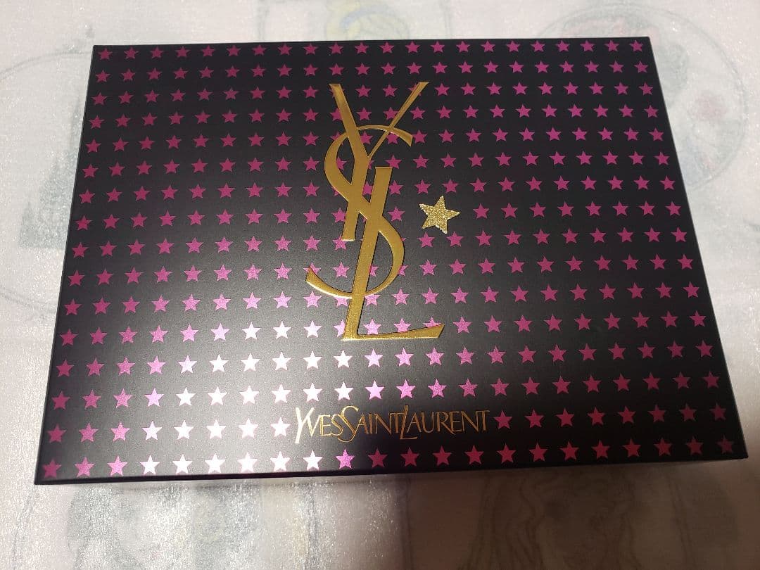 イヴ・サンローラン　海外限定品 イヴ・サンローラン23年クリスマスコフレ第2弾、現品入りアドベント