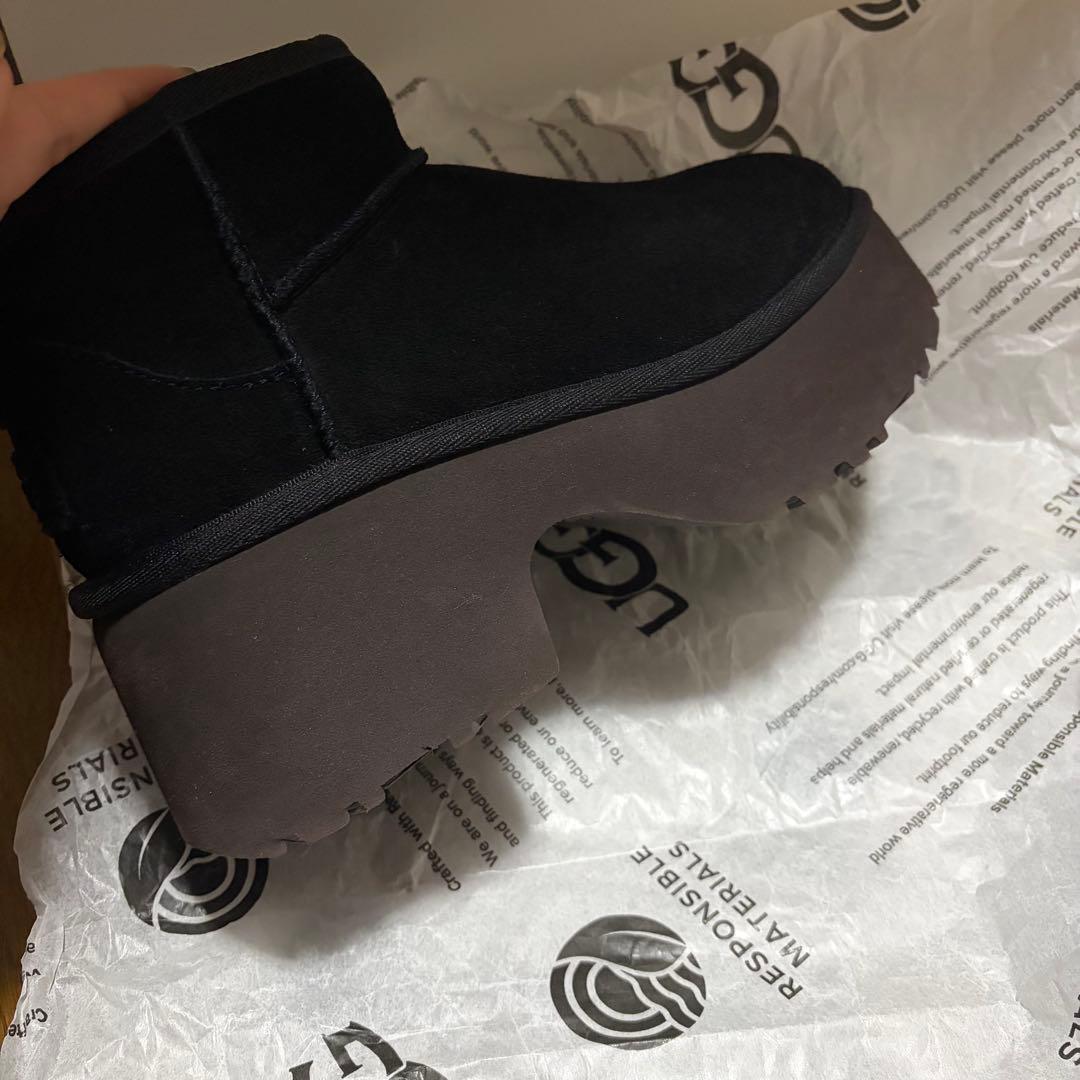 美品　UGG 厚底ムートンブーツ 23〜23.5cm