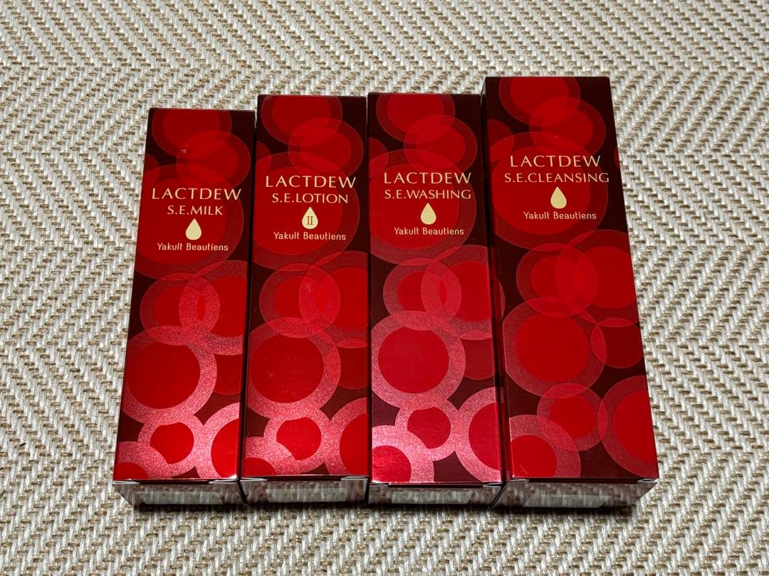 ヤクルトLACTDEW S.E. ラクトデュウ S.E.シリーズ 4点セット ヤクルト ラクトデュウ S．E．シリーズ 5点セット（ローション1