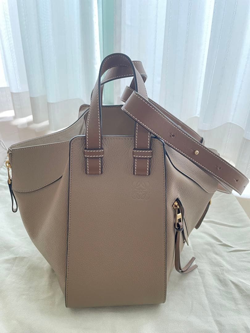 大幅値下げ 極美品 ロエベ LOEWE ハンモックスモール サンド/ミンク