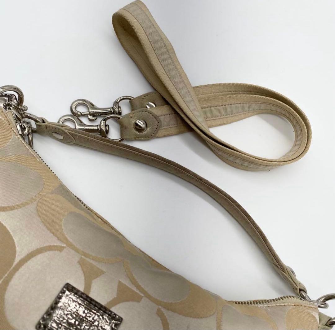 〇251047 コーチ ポピー シグネチャー ショルダーバック 18350 - メルカリ