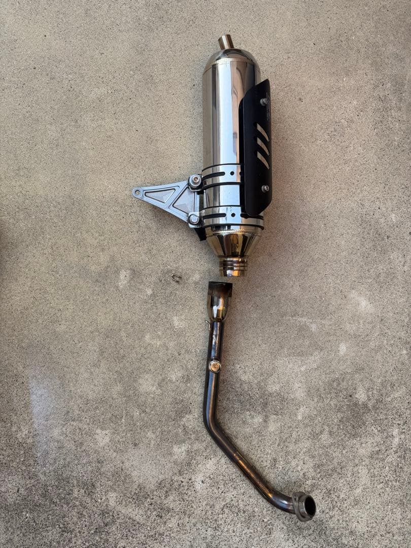 TRHC R19 隔壁 シグナス マフラー 1〜5型 シグナスx TRHC R19 隔壁マフラー - メルカリ