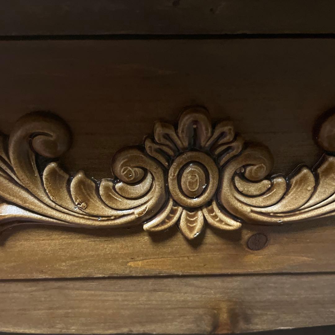 サリュ Baroque -makeup room-アンティークデスク