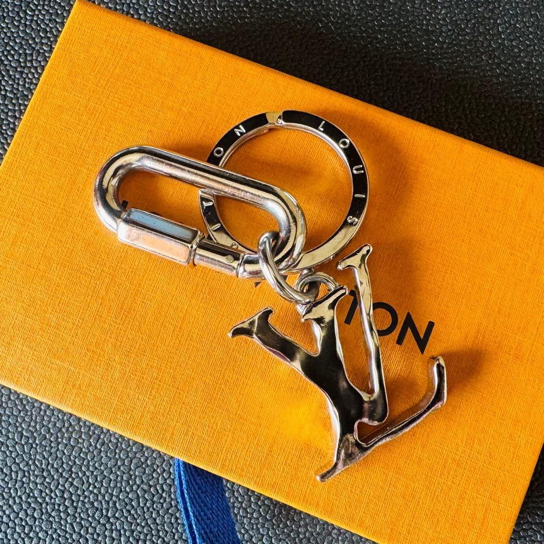 LOUIS VUITTON ポルトクレ LVシャープ キーホルダー チャーム極美 楽天市場】LOUIS VUITTON ルイ ヴィトン ポルトクレ LVシャープ