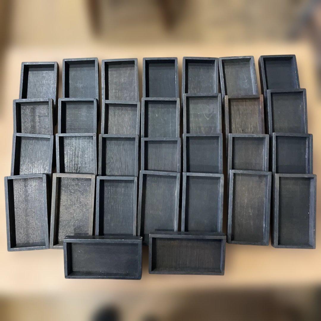 B30-1/活版印刷所で使われていた小箱（文選箱）30枚【古道具】 B30-1/活版印刷所で使われていた小箱（文選箱）30枚【古道具】 - メルカリ