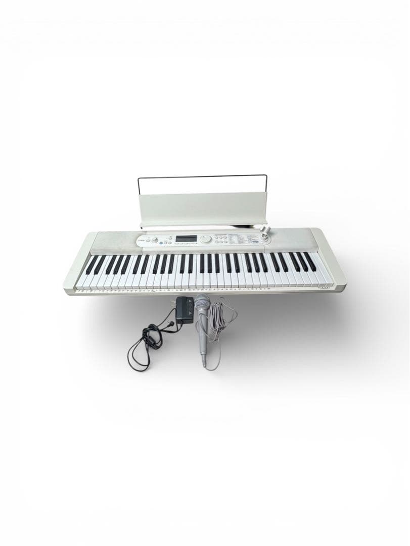 【カシオ　2021年製】LK-520 光ナビゲーション キーボード 置く場所を選ばない小型サイズで初心者に使いやすい電子キーボード