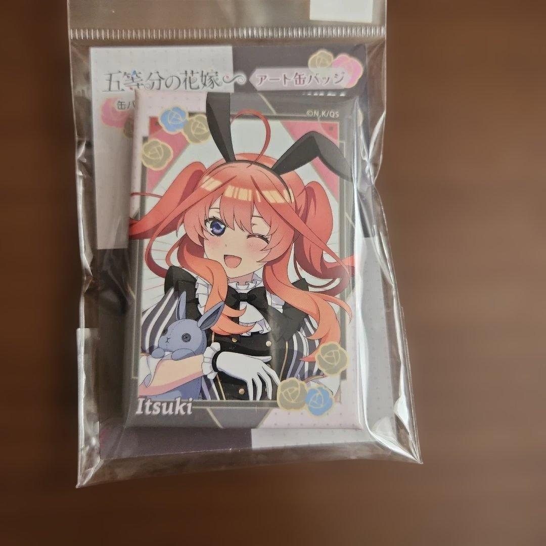 新品未使用】5等分の花嫁∞中野五月アート缶バッジ(モノクロバニー