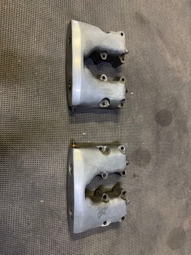 ショベルヘッド、後期、ロッカーカバー NEO FACTORY（ネオファクトリー） 純正ロッカーカバーを装着した