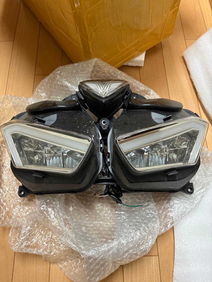 社外、YZF-R25、R3ヘッドライト st06998_r25r3_item.jpg