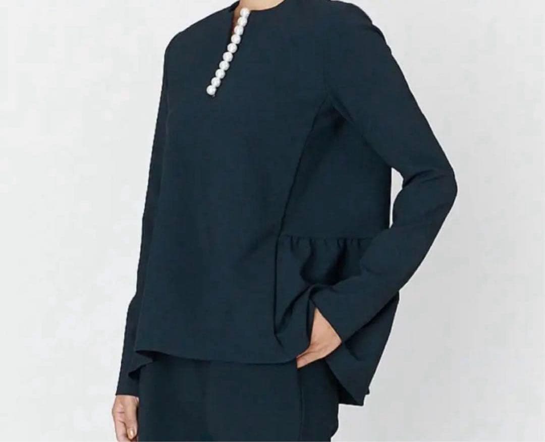 ヨーコチャン YOKO CHAN バックティアード パールブラウス 38紺 - メルカリ