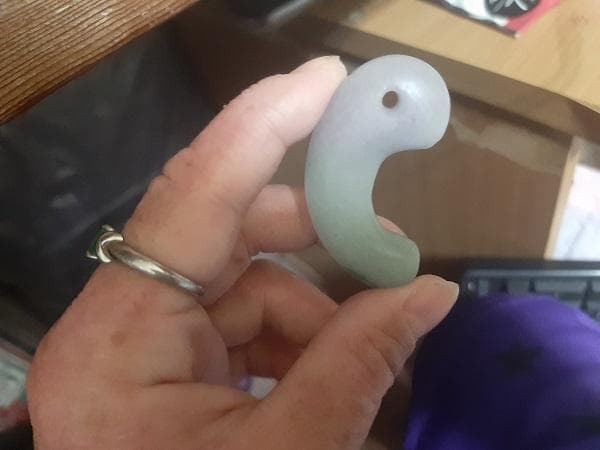 ももこ♡。古代出土糸魚川３色大翡翠勾玉 ももこ♡。古代出土糸魚川3色大翡翠勾玉 古代出土糸魚川3色大