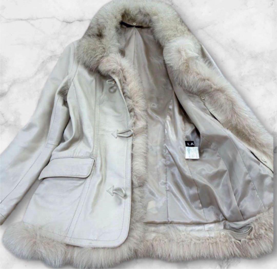 高級感✨LAZO ラムレザージャケット フォックスファー 2way ホワイト 高級感✨LAZO ラムレザージャケット フォックスファー 2way ホワイト