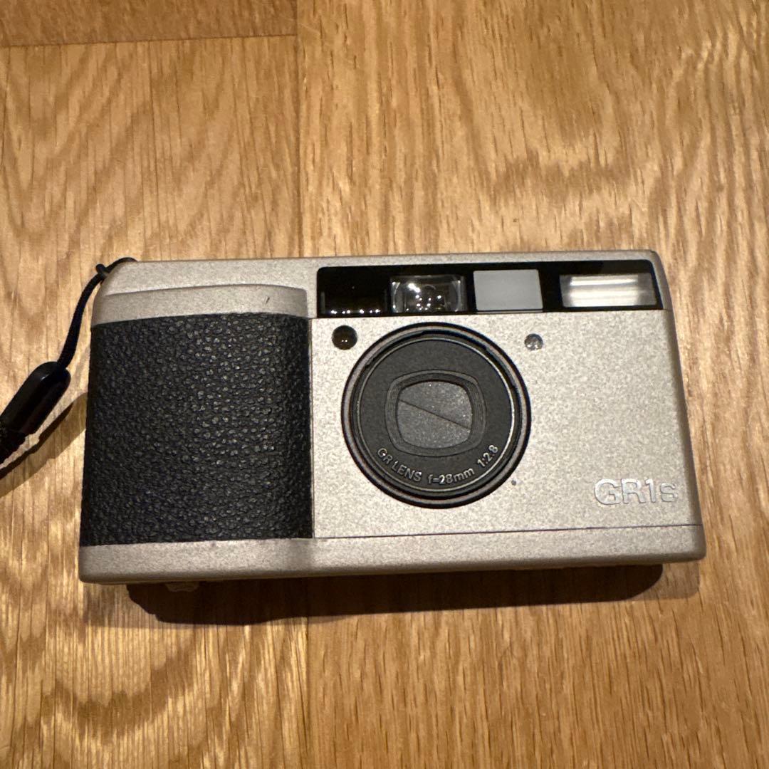 Ricoh GR1S コンパクトフィルムカメラ プロ仕様のコンパクトフィルム Ricoh GR1sが入荷しました