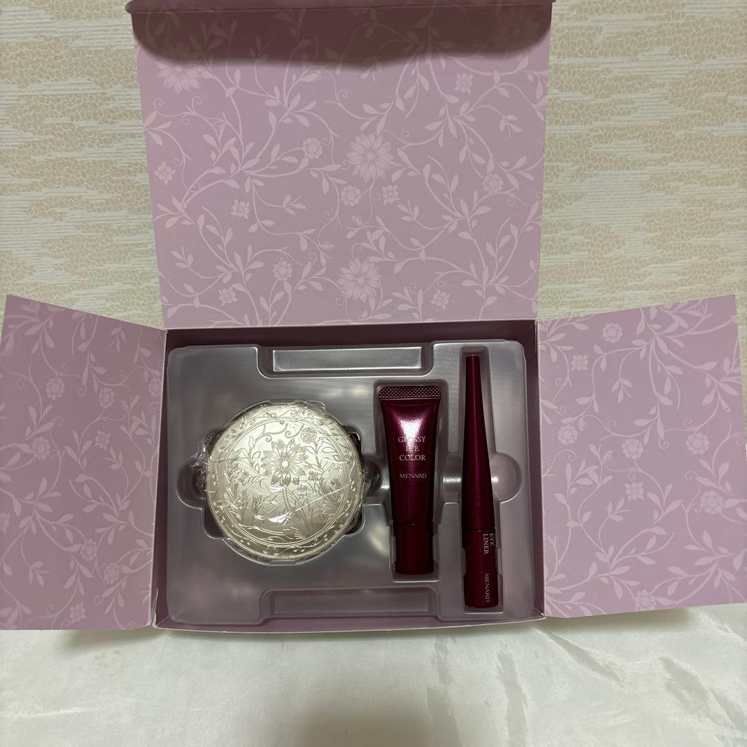 メナード シャイニングコフレ VIII 3点セット 数量限定】クリスマスコフレ ご予約受付中～！【11/21 発売