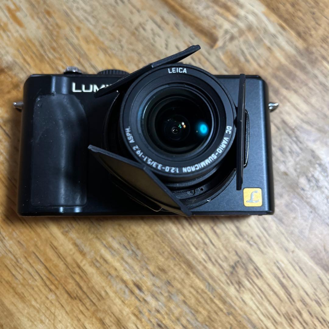 Panasonic LUMIX LX5 動作中 アクセサリー多数付き - デジタルカメラ