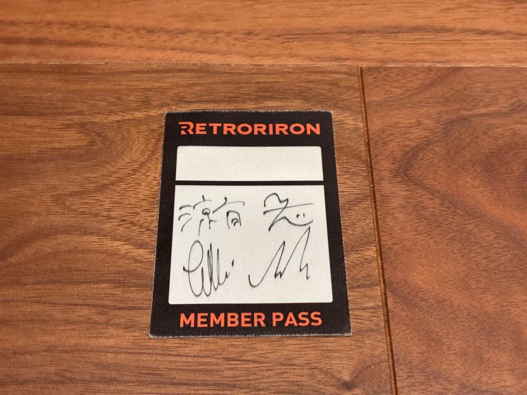 レトロリロン 直筆サイン入りパスステッカー - メルカリ