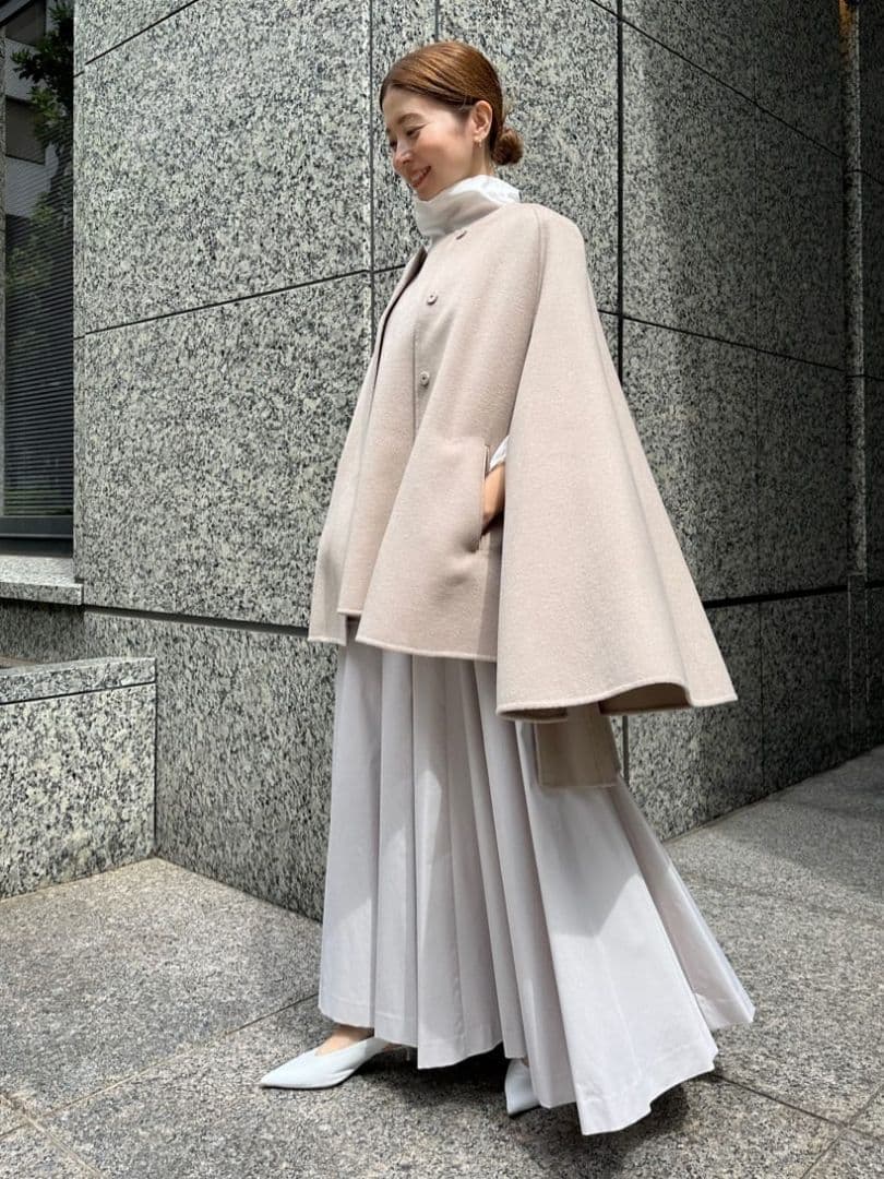 ラック☆様専用 新品タグ付き LE PHIL ライトリバーケープコート