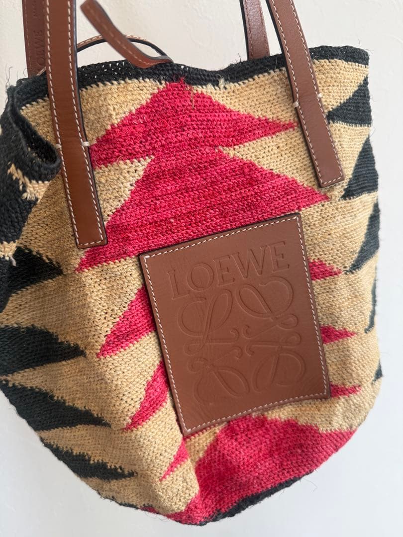 LOEWE シグラ バスケットバッグ　イビザ　カゴバッグ 大人気かごバッグの新色も！ロエベから「パウラズ イビサ