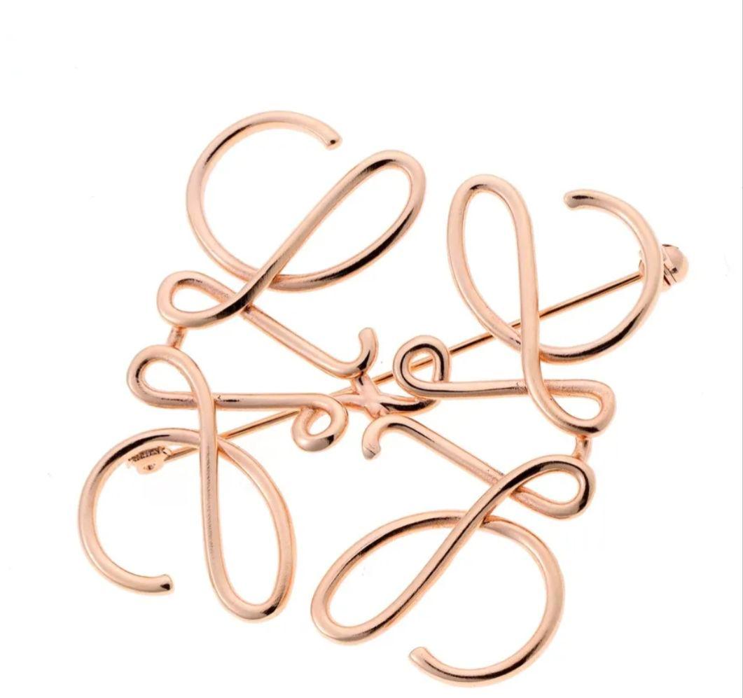 25日まで！極美品【LOEWE】 ロエベ アナグラム　 ブローチ ゴールド LOEWE（ロエベ） 中古 ブローチ レディース ブランド アナグラム