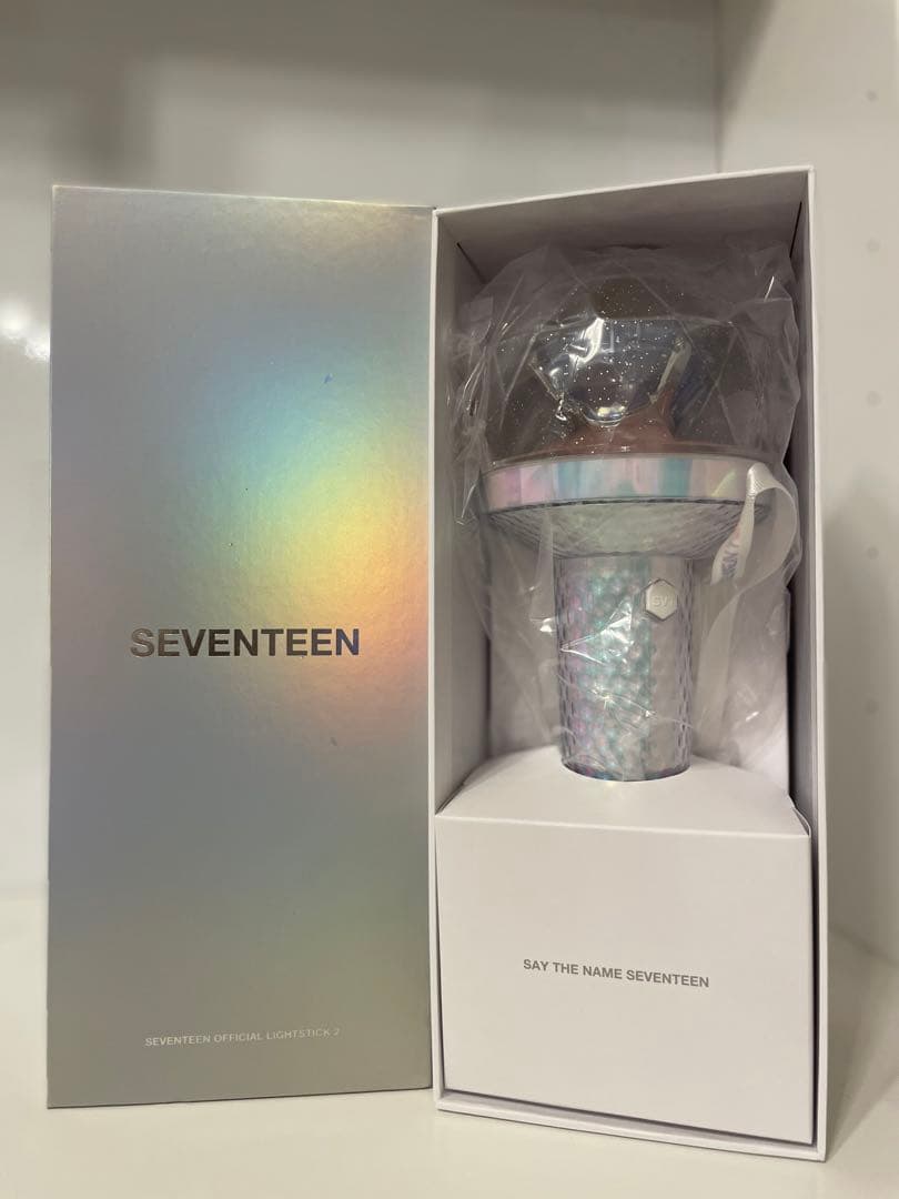 SEVENTEEN 公式ペンライト ver.2 OFFICIAL LIGHTS… Amazon.co.jp: SEVENTEEN 公式ペンライト ver.2 【OFFICIAL LIGHTSTICK