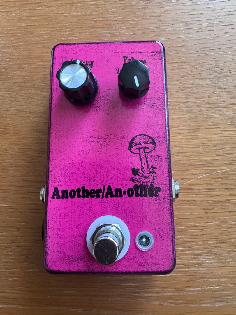 Another/An-other ギターエフェクター ピンク | 激安通販のイーサプライ