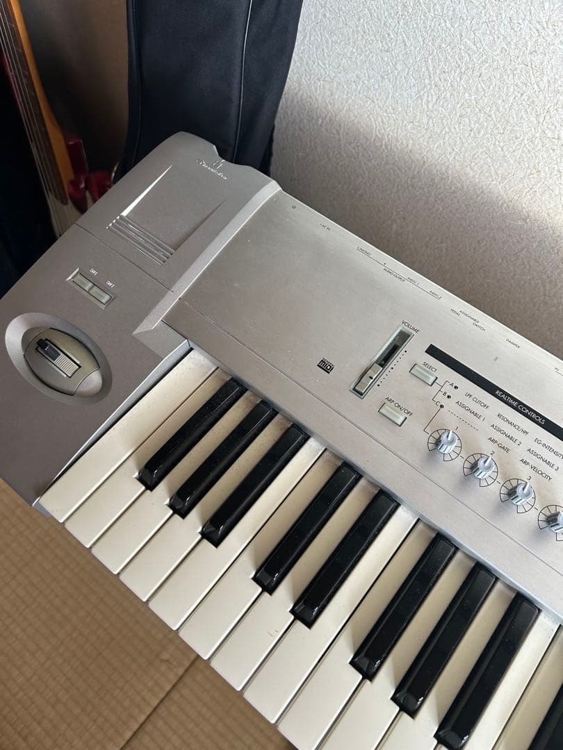 ボ*ト様 KORG Triton Le 61鍵 音楽ワークステーション - 鍵盤楽器新品