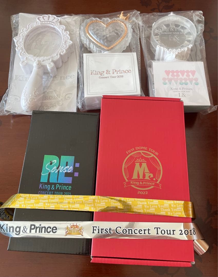 King & Prince 歴代ペンライト キンプリ 銀テープ2本 - メルカリ