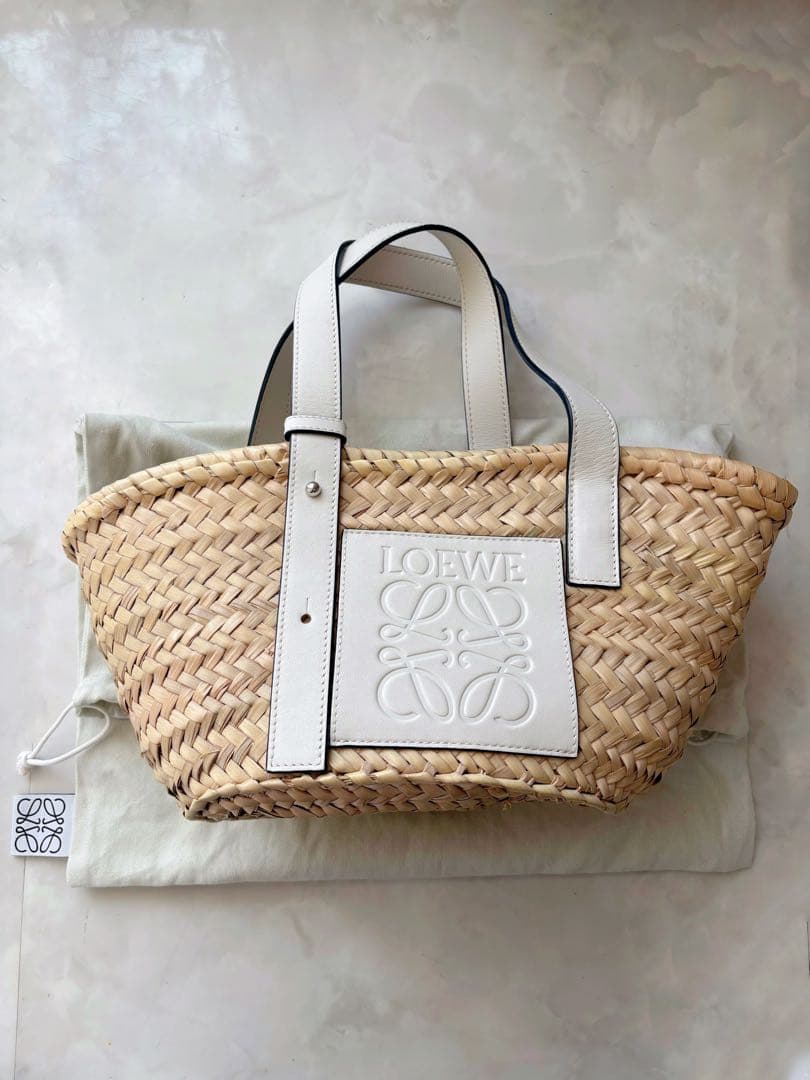 LOEWE ロゴ入り かごバッグ ベージュ/ホワイト LOEWE（ロエベ） かごバッグ STANDARD A5 TOTE BAG スタンダード
