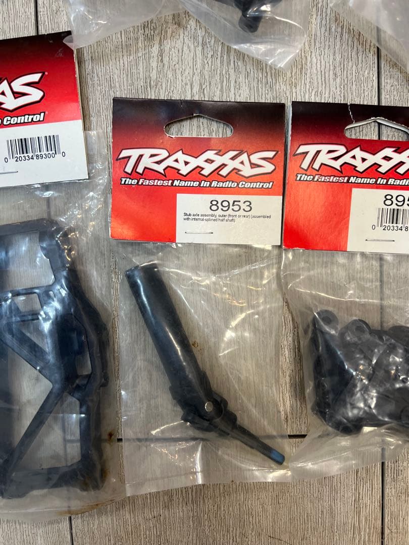 Traxxas ラジコンパーツセット 8935 8967 8929 など - メルカリ