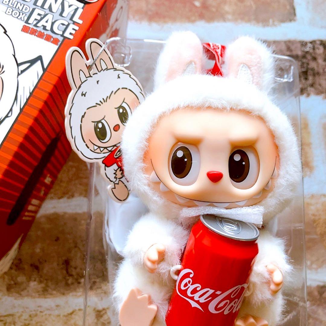 正規品 LABUBU ラブブ コカコーラ 缶 ぬいぐるみ コーララブブ - メルカリ