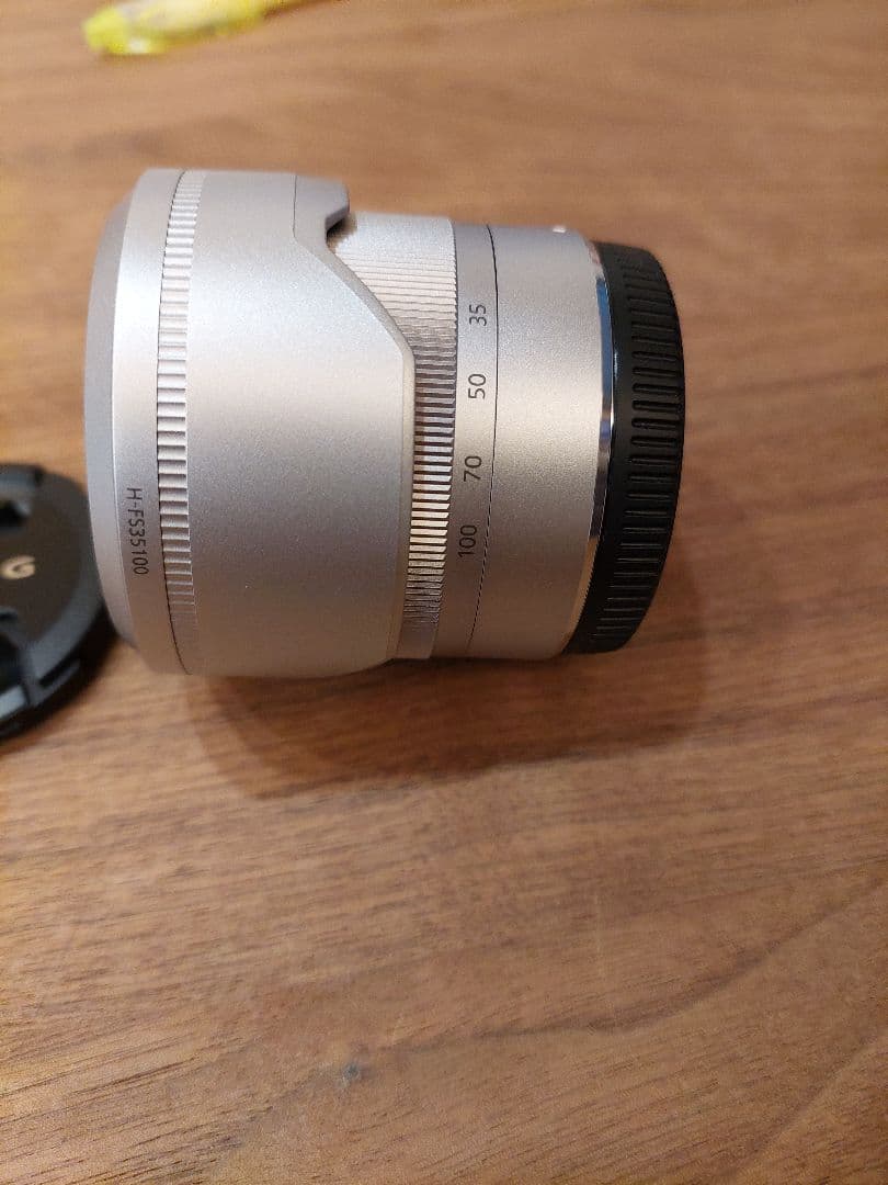 ズームレンズ　LUMIX G 35-100 F4.0-5.6