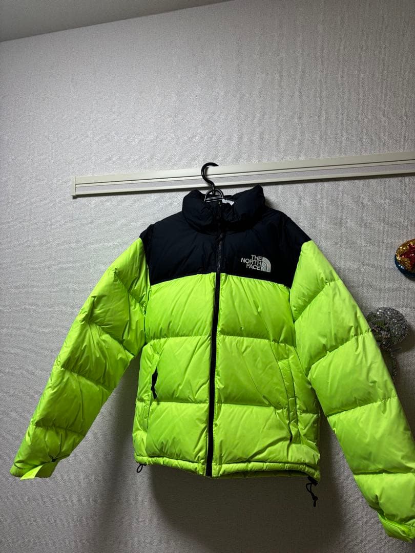 THE NORTH FACE ダウンジャケット黒/ライムグリーン ヌプシ 700