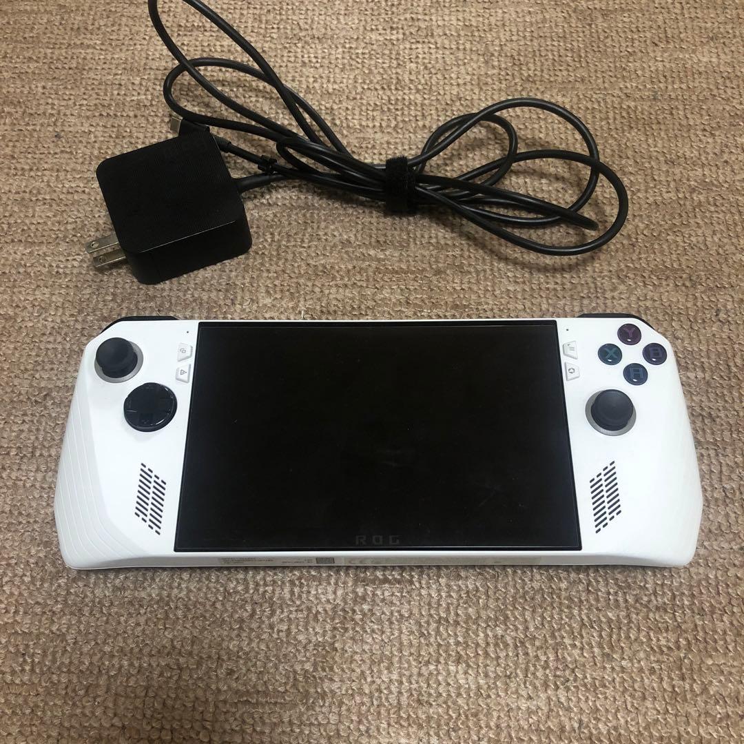 美品中古：ASUS ROG ALLY Z1 EXTREME 512GB ROG Ally RC71L-Z1E512【Ryzen Z1 Extreme(3.3GHz)/16GB/512GB SSD